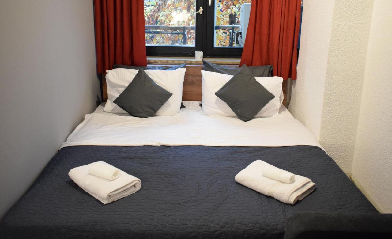 M - Square Private Rooms Скопье Экстерьер фото