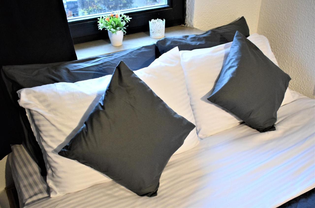 M - Square Private Rooms Скопье Экстерьер фото
