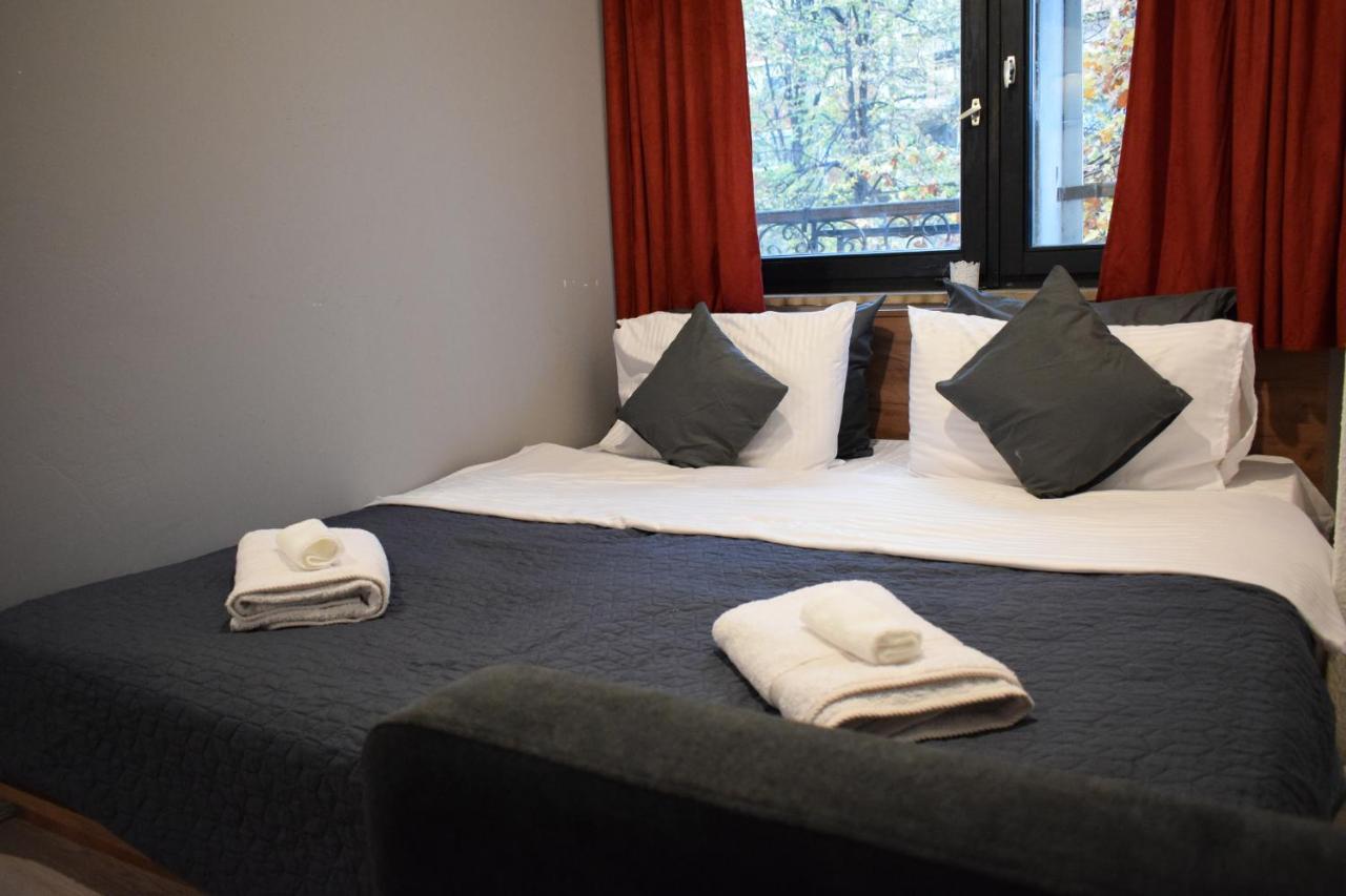 M - Square Private Rooms Скопье Экстерьер фото