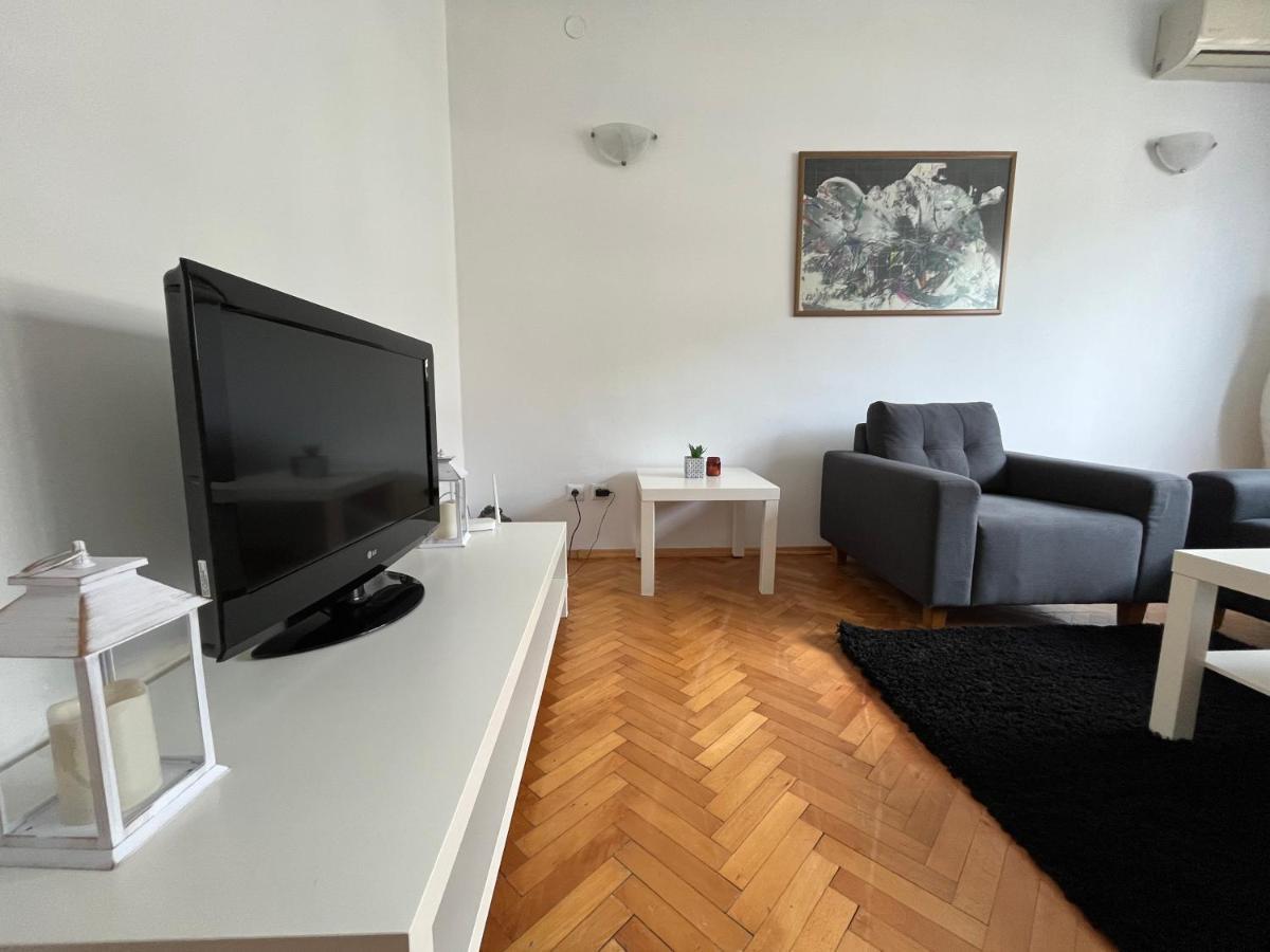 M - Square Private Rooms Скопье Экстерьер фото