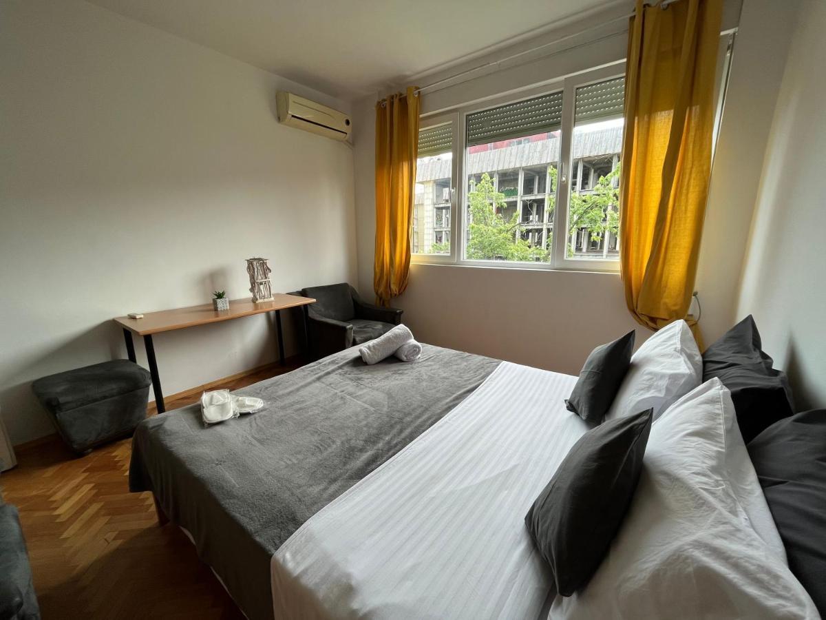 M - Square Private Rooms Скопье Экстерьер фото