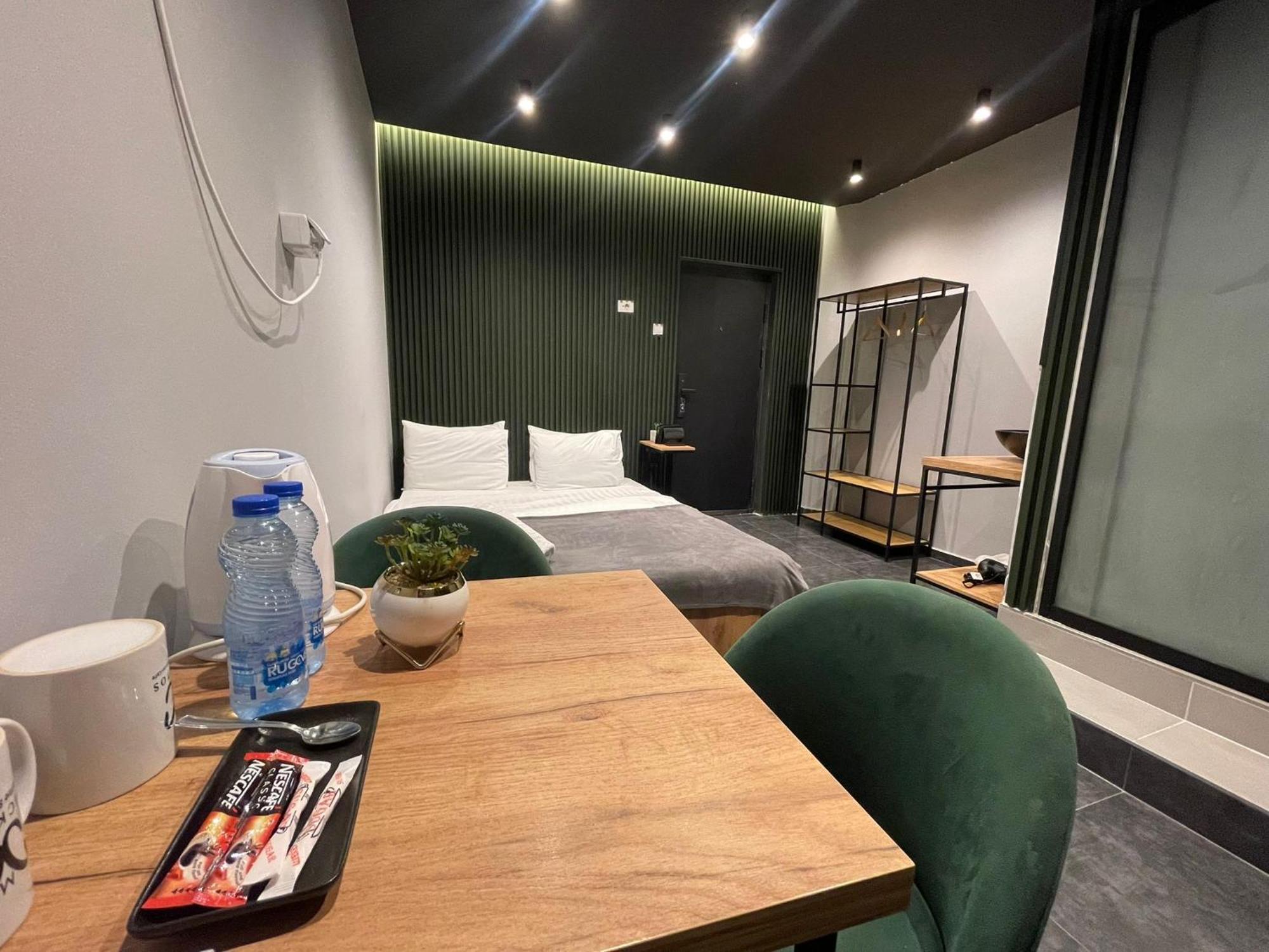M - Square Private Rooms Скопье Номер фото