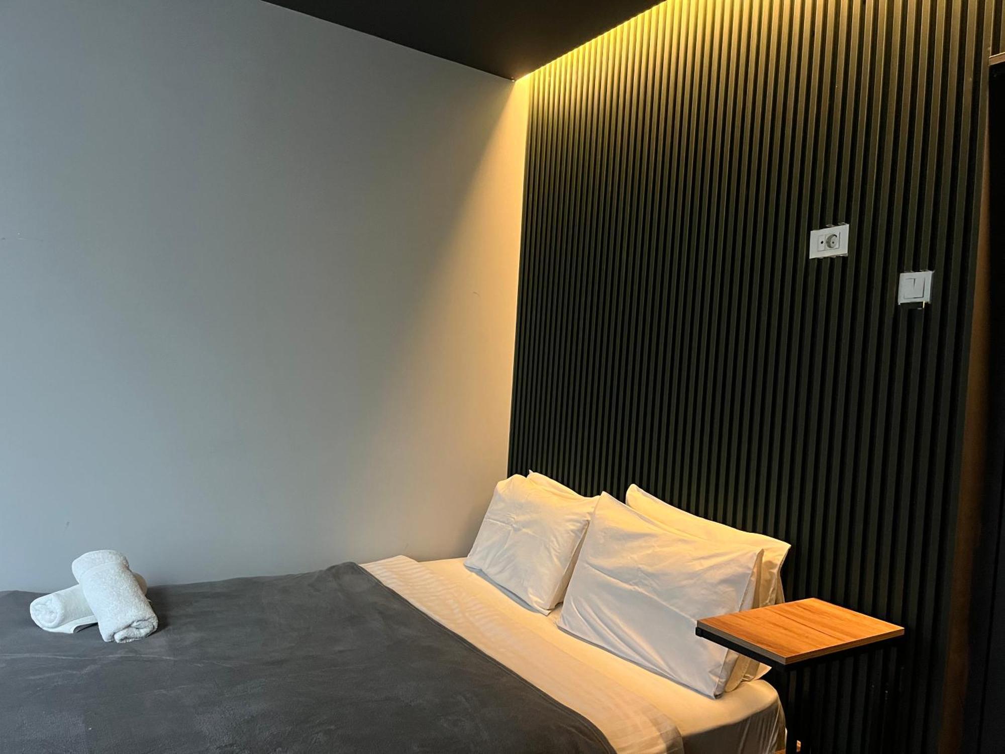 M - Square Private Rooms Скопье Номер фото