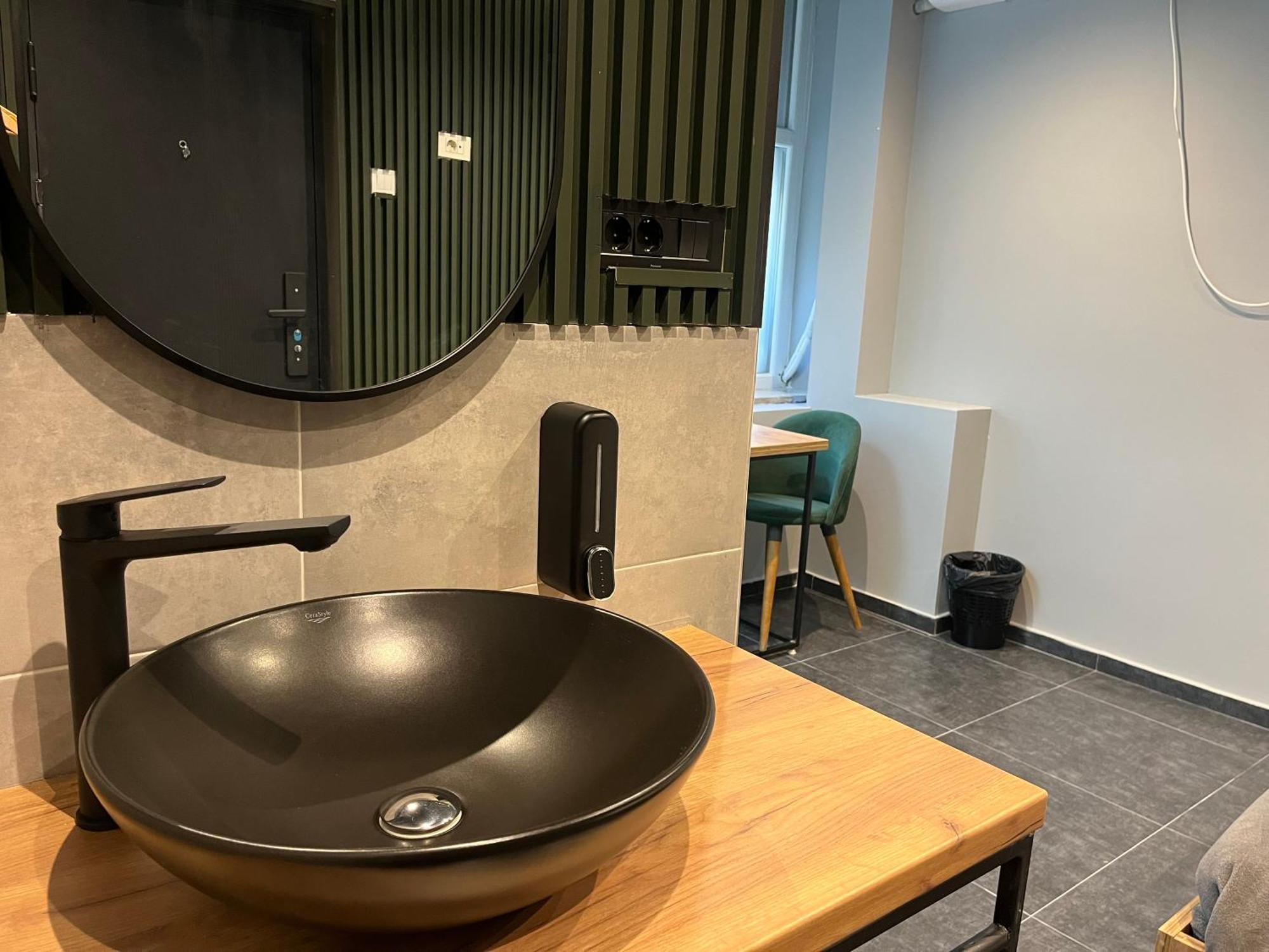 M - Square Private Rooms Скопье Номер фото